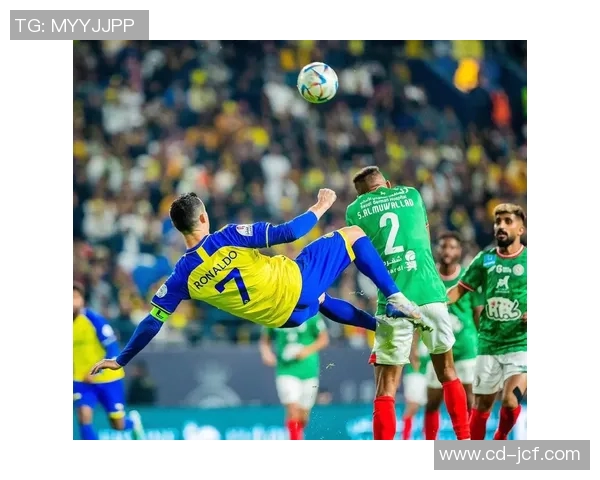 在绿茵场下的秘密：一位幕后足球明星的传奇人生