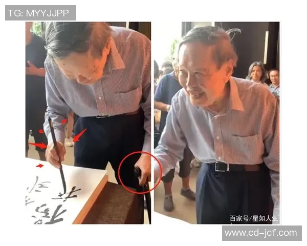 足球明星意外受伤拄拐杖现身街头展现坚强不屈的精神风貌